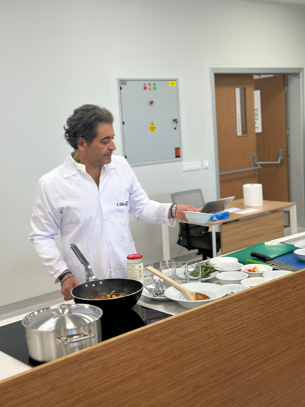 1748853934-WhatsApp Image 2025-06-02 at 10.22.48 _7_.jpeg